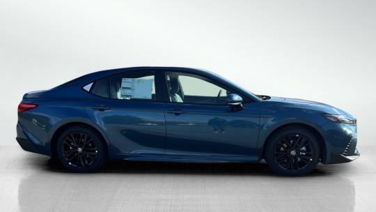 2025 Toyota se