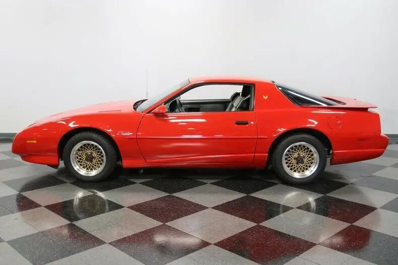 modern classic muscle car crosslace honeycomb wheels