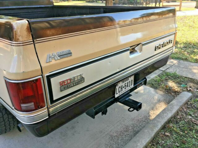 1984 chevy pickup lwb lowered with cleared patina