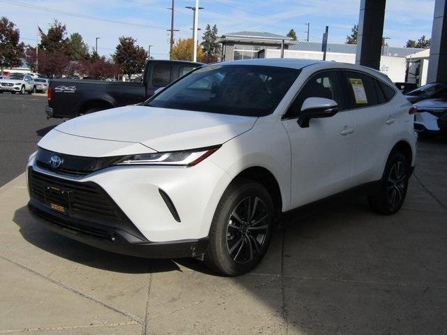 2024 toyota venza le