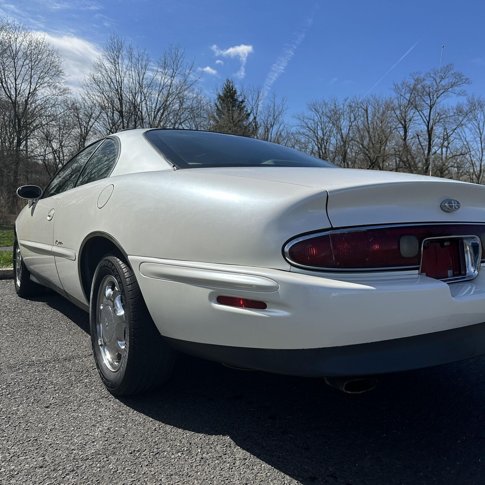 1998 buick riviera coupe low 79k miles clean carfax non-smoker!