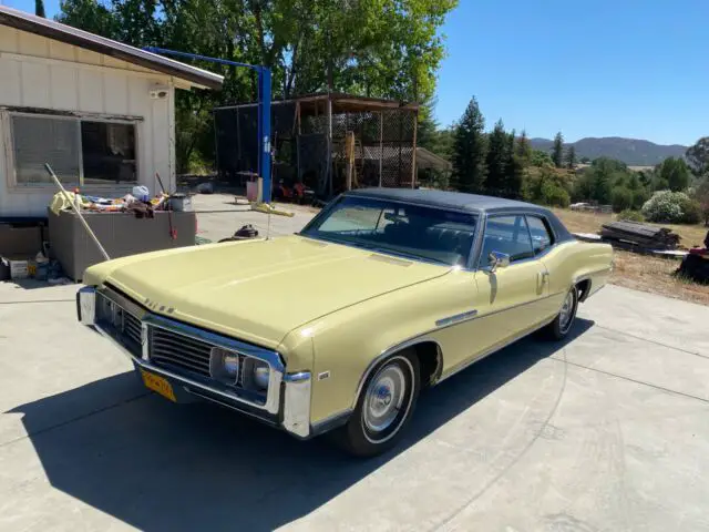 cream puff! 2dr hardtop with new paint, new seats and carpet and new chrome