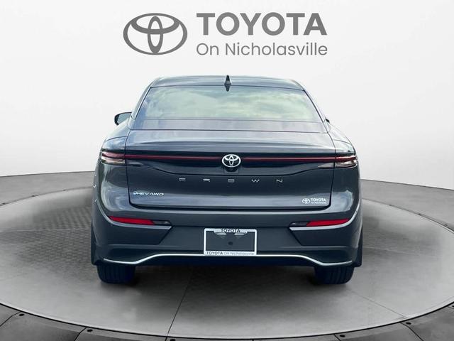 2024 toyota crown xle