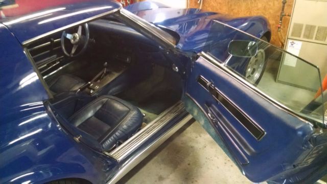 1977 chevrolet corvette base coupe 2-door 5.7l 350l