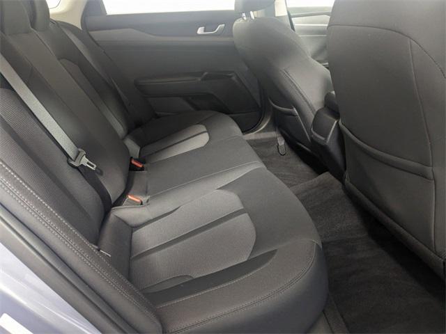 2022 kia k5 lx