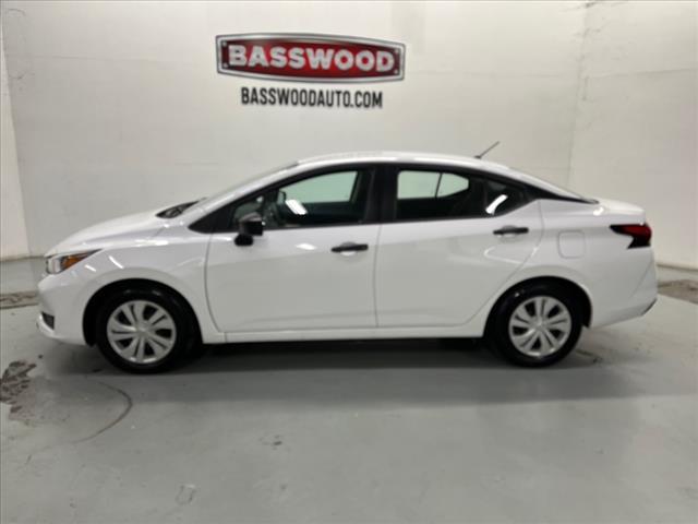 2023 nissan versa s