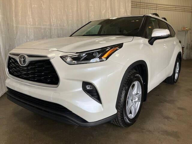2021 toyota highlander le