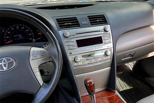 2010 toyota camry le