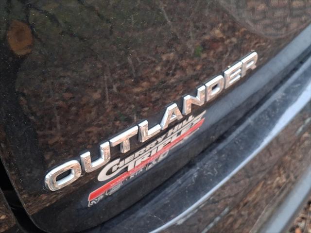 2022 mitsubishi outlander es