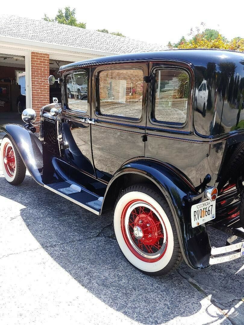 1930 model a ford town sedan deluxe