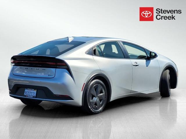 2023 toyota prius le