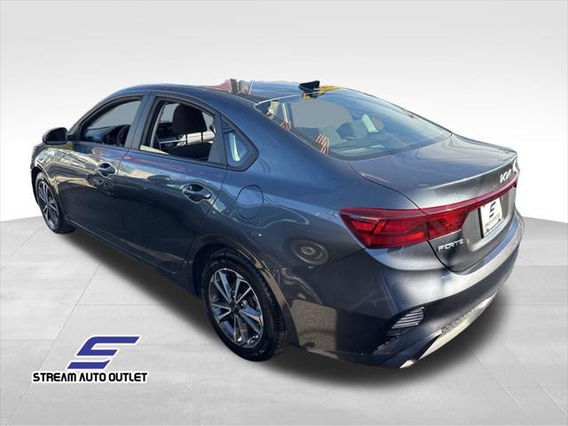 2022 kia forte lxs