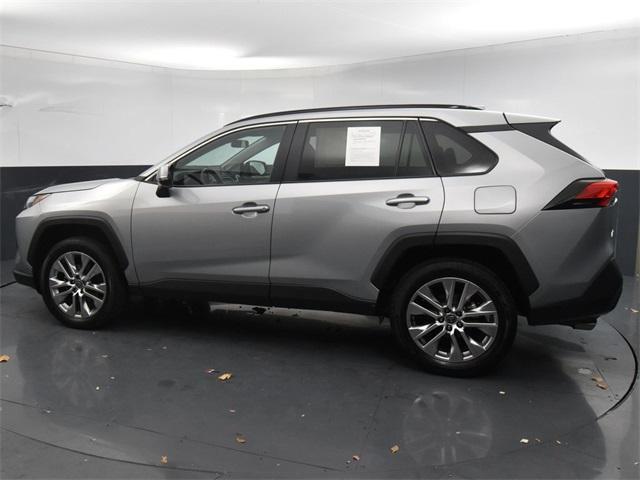 2024 toyota rav4 xle premium