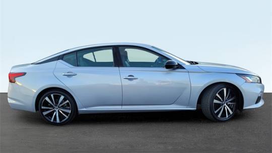 2021 nissan altima 2.5 sr