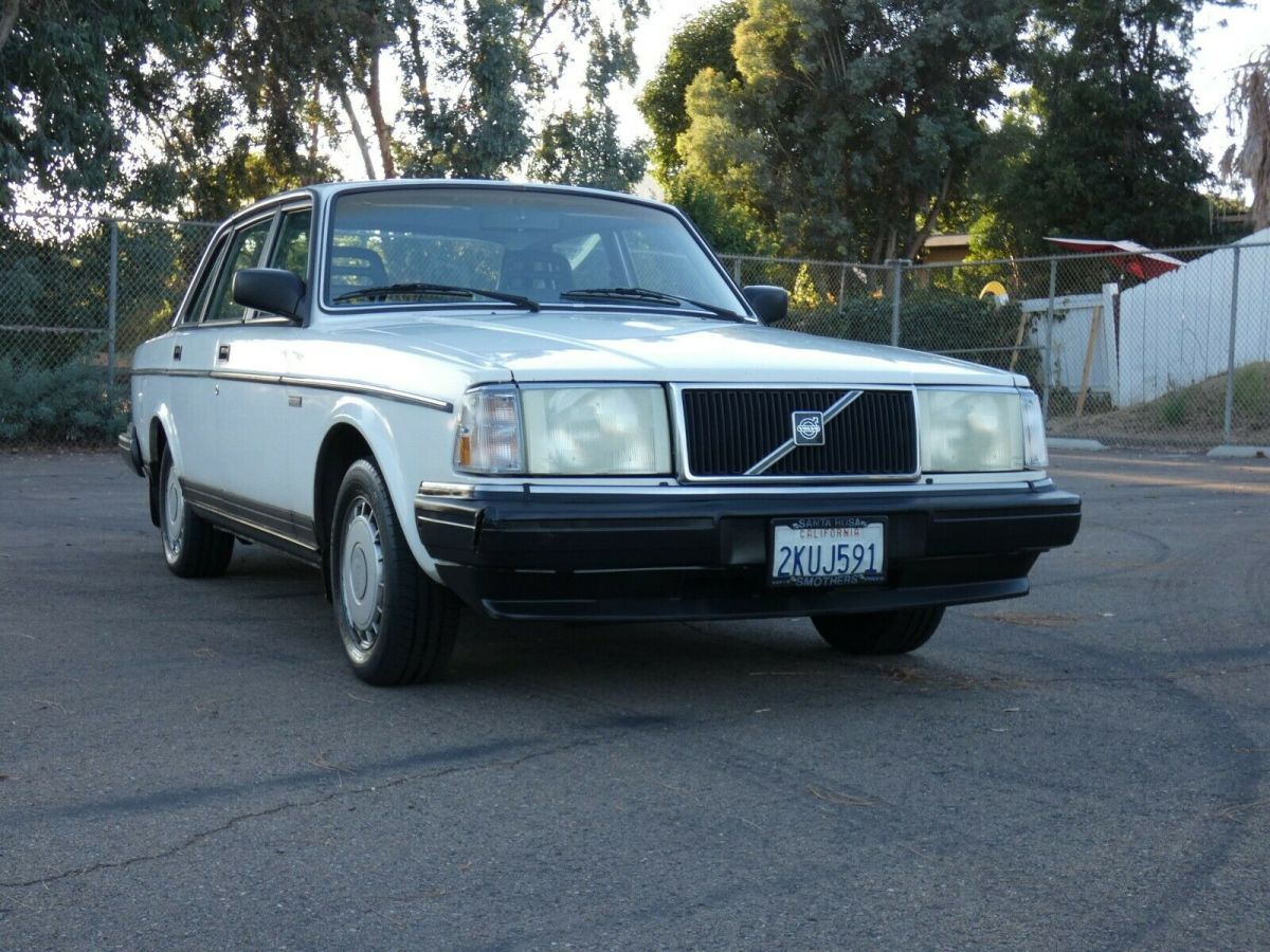 beautiful "rust free" 1988 volvo 240 dl 61,000 original miles, great condition!