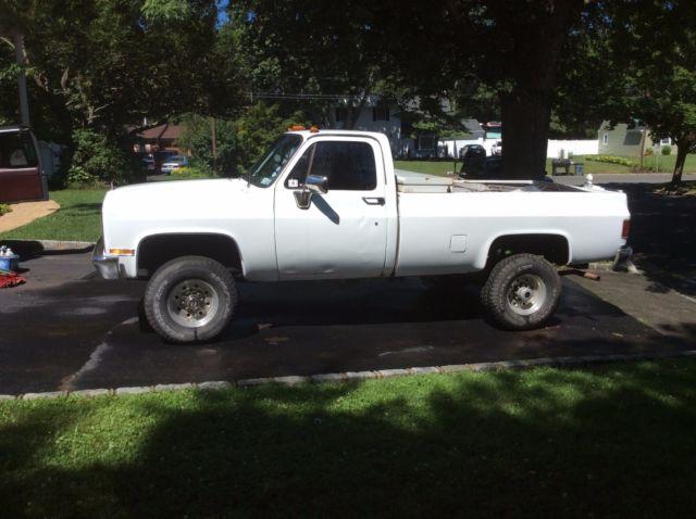 1982 gmc. one ton pickup