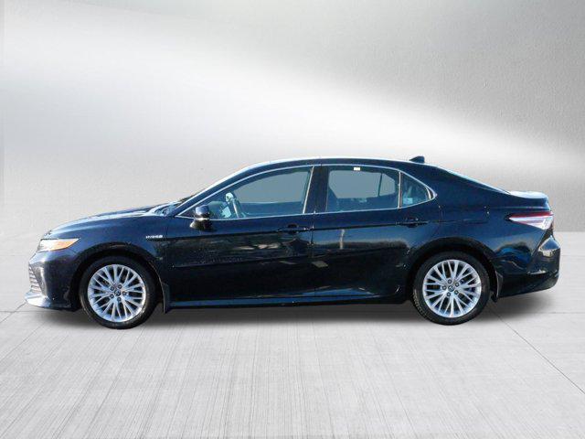 2019 toyota camry hybrid xle
