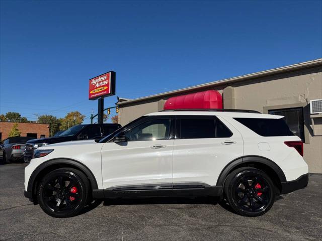 2022 ford explorer st