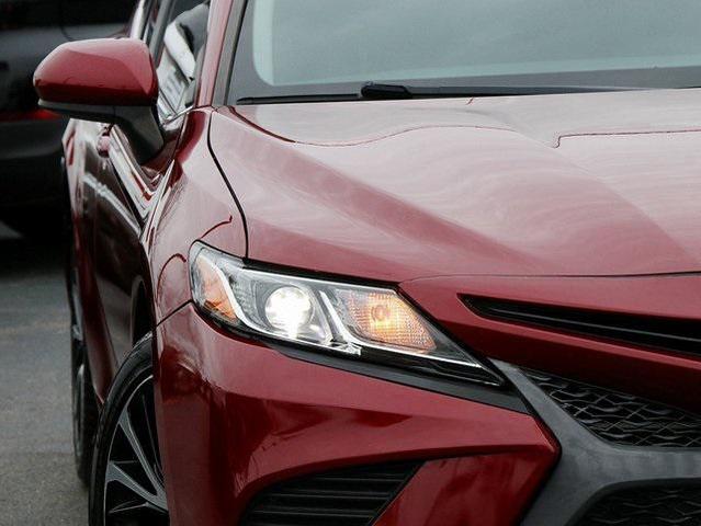 2018 toyota camry se