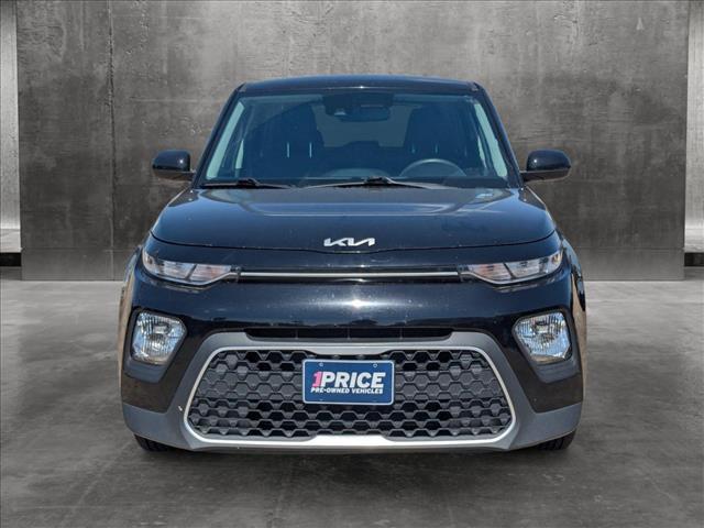 2022 kia soul lx