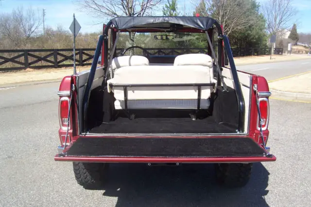 awesome 1972 ford bronco sport nicely restored 302 v8 lifted ready to show & go!