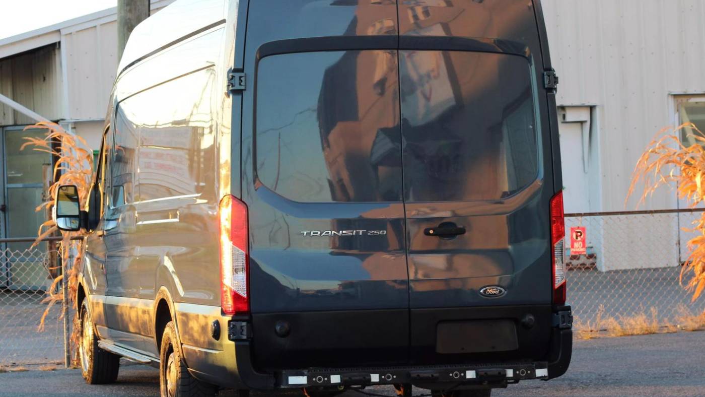 2020 ford transit 250
