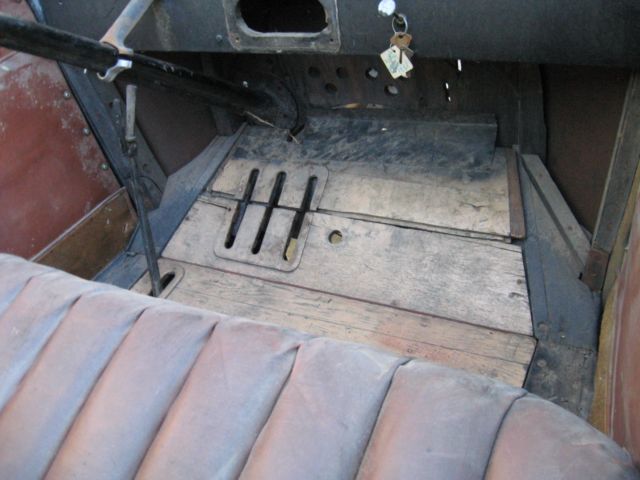 1922 model t coupe great body, no rust, complete except motor