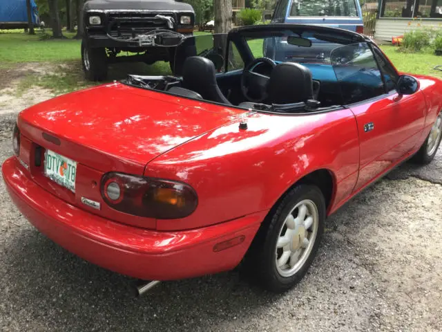 1992 mazda miata/5 speed manual/red exterior/black convertible top