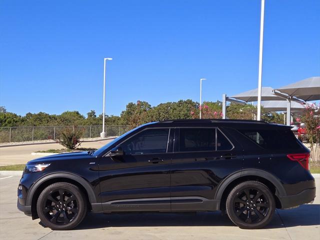 2022 ford explorer st-line