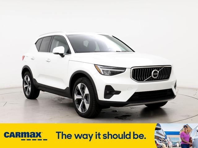 2024 volvo xc40 b5 plus bright theme