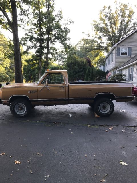 no reserve 4x4 working meyers plow, runs great! money maker