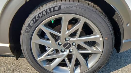 2024 Genesis GV60