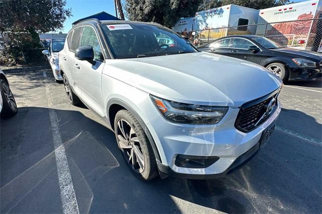 2021 volvo xc40 t5 r-design