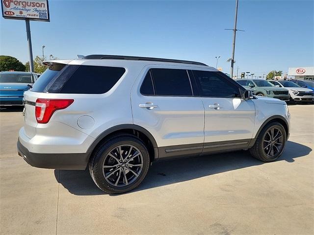 2017 ford explorer xlt