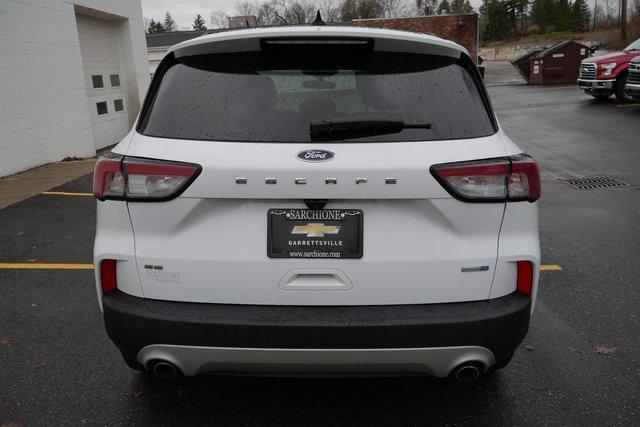 2020 ford escape se