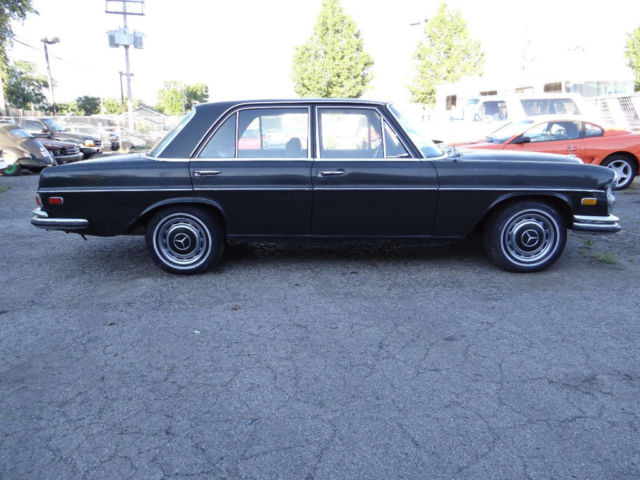 1972 mercedes benz 280se luxury sedan rare 4.5 v8 low miles needs some work