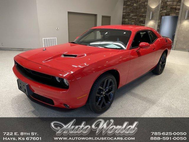 2022 dodge challenger sxt