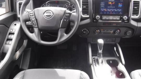 2023 nissan frontier sv