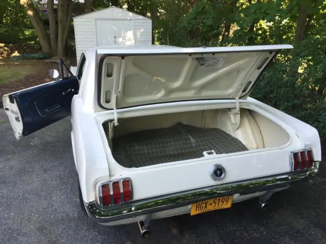 1965 ford mustang hardtop, 302 v8, runs perfect, extensively restored