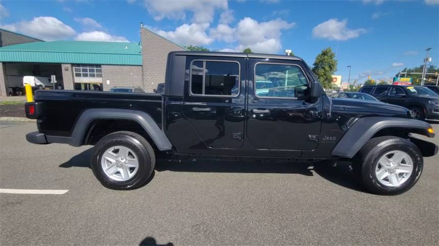 2023 jeep gladiator sport