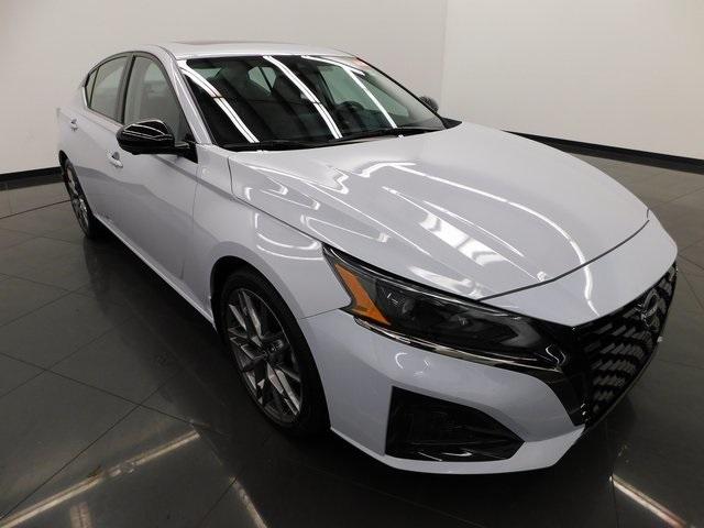 2024 nissan altima 2.0 sr