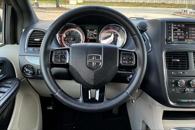 2017 dodge grand caravan sxt