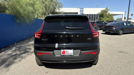 2025 Volvo XC40