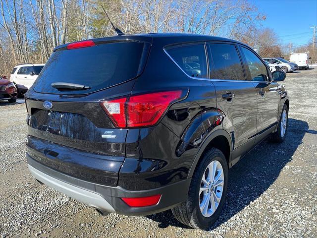 2019 ford escape se