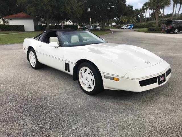 beautiful 35th anniversary edition low mile 1988 corvette very rare options