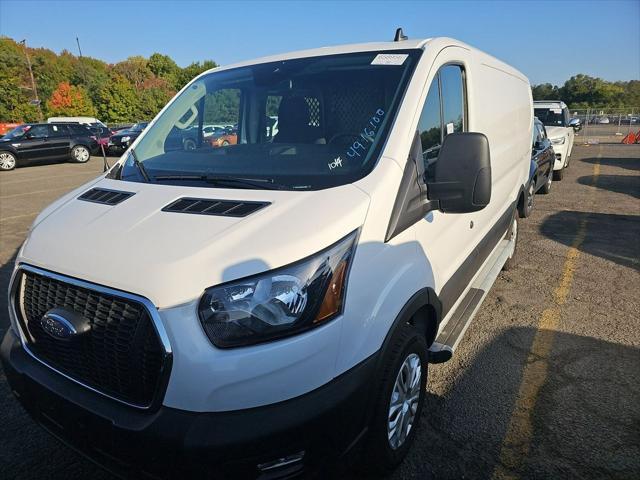 2021 ford transit-150 base