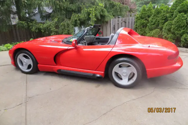 1993 dodge viper base convertible 5,389 original miles very nice