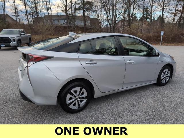 2016 toyota prius three