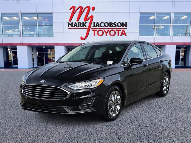 2020 ford fusion se