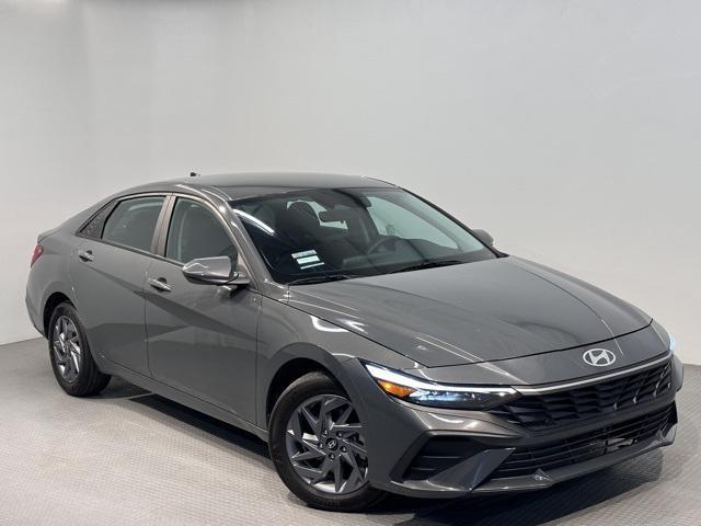 2024 hyundai elantra hev blue